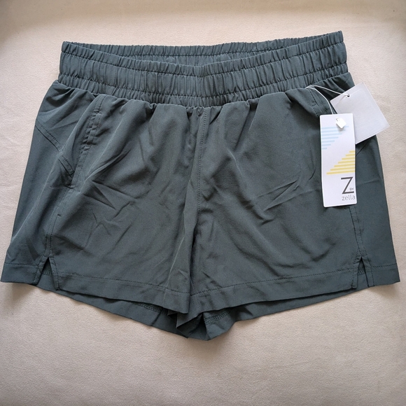 NWT Zella Take a Hike Trail Shorts - size S - Picture 4 of 6